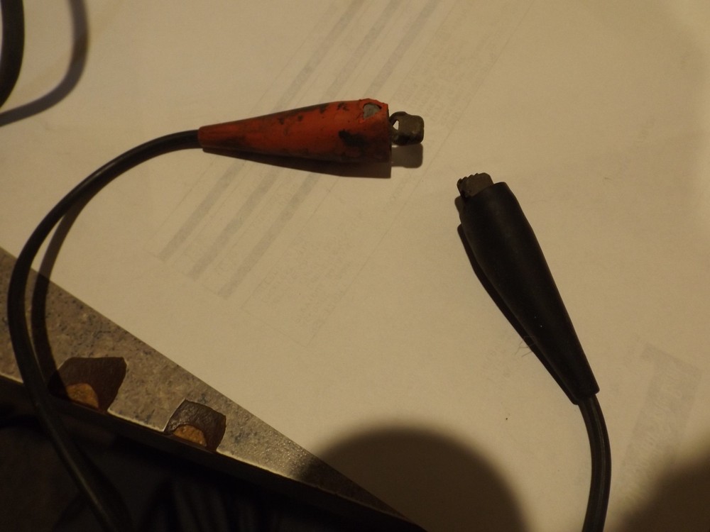 timing light for gas engine with in-line clip for spark plug wire
