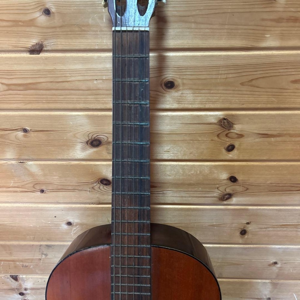 Akagi No. Classical Guitar Withmm String Height,.kg, Used