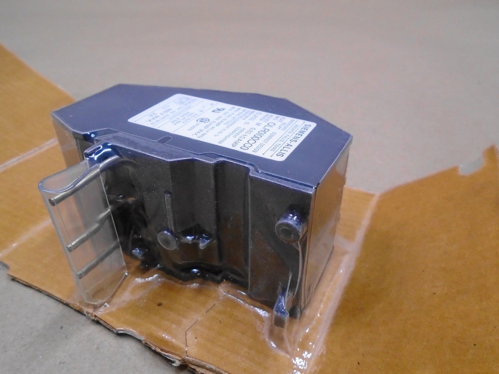 NEW Siemens OLR0100CC0 Overload Relay 0.63-1.0 Amp Adjustment Range Code M
