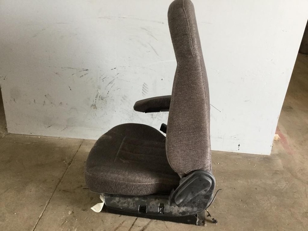 Replaces 2016 PETERBILT 579 FRONT SEAT , IL