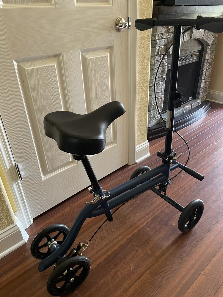 KneeRover® Steerable Seated Knee Scooter