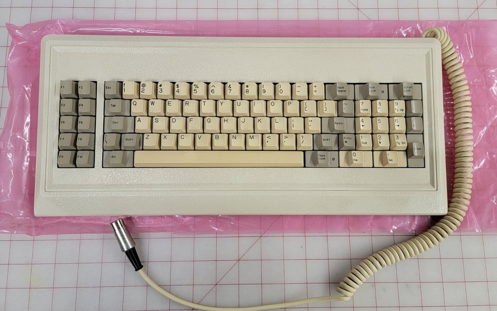 VINTAGE ITT XTRA 88200-101 REV C KEYBOARD (UNTESTED)