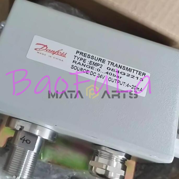 1PCS New Danfoss 084G2213 Pressure Transmitter Sensor