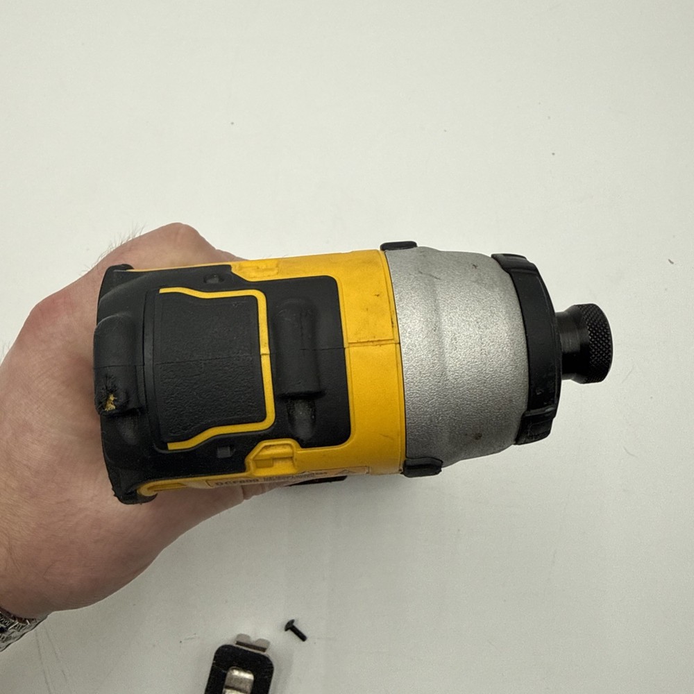 DEWALT ATOMIC 20V MAX CORDLESS COMPACT IMPACT DRIVER DCF809B - TESTED TOOL ONLY