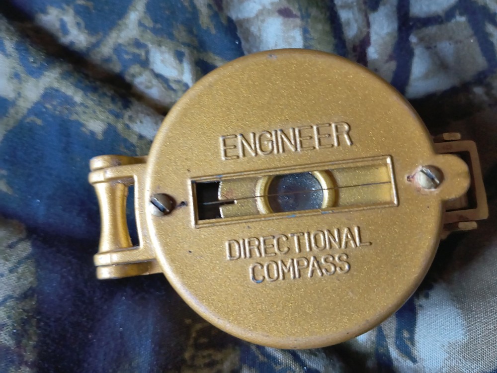Vintage Engineer Directional Compass Gold Tone!