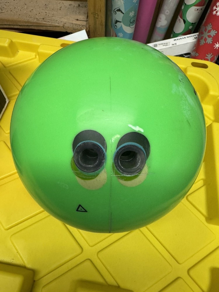 14# Pyramid Pathogen Bowling Ball