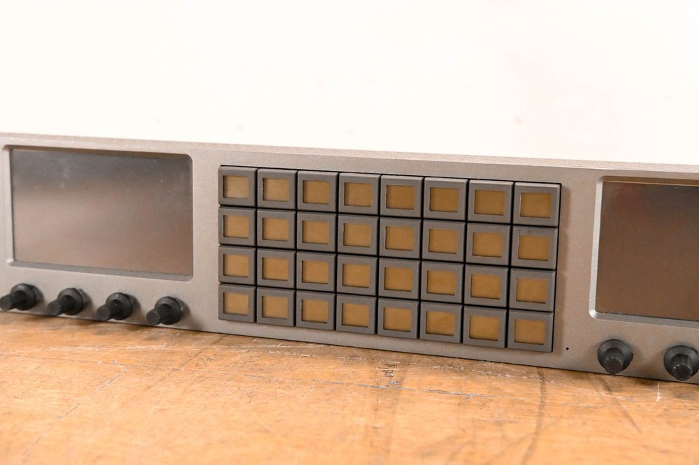 Evertz CP-2232E Advanced System Control Panel w/ 32 LCD Buttons (NO PSU) CG01V7F