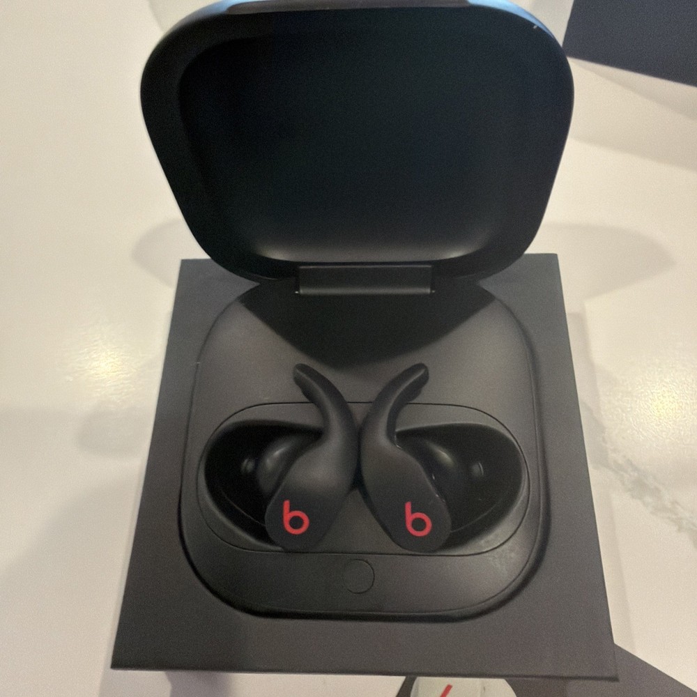 BEATS FIT PRO NEW IN BOX BLACK