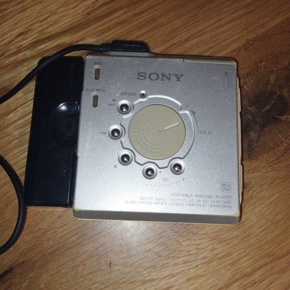 Sony Md Walkman Mz-E500 Remote Control With Battery Case