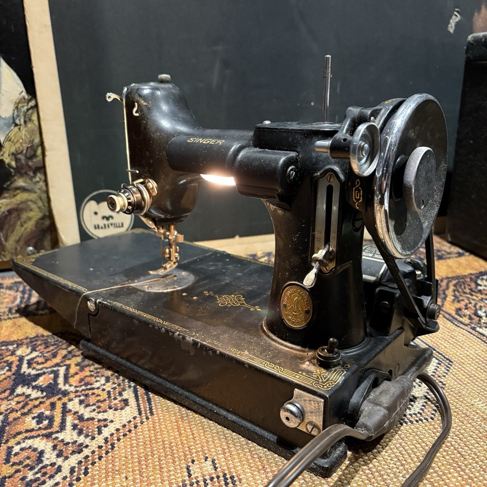 1934 Singer Featherweight School Bell Sewing Machine w/ Extras Tested & Working