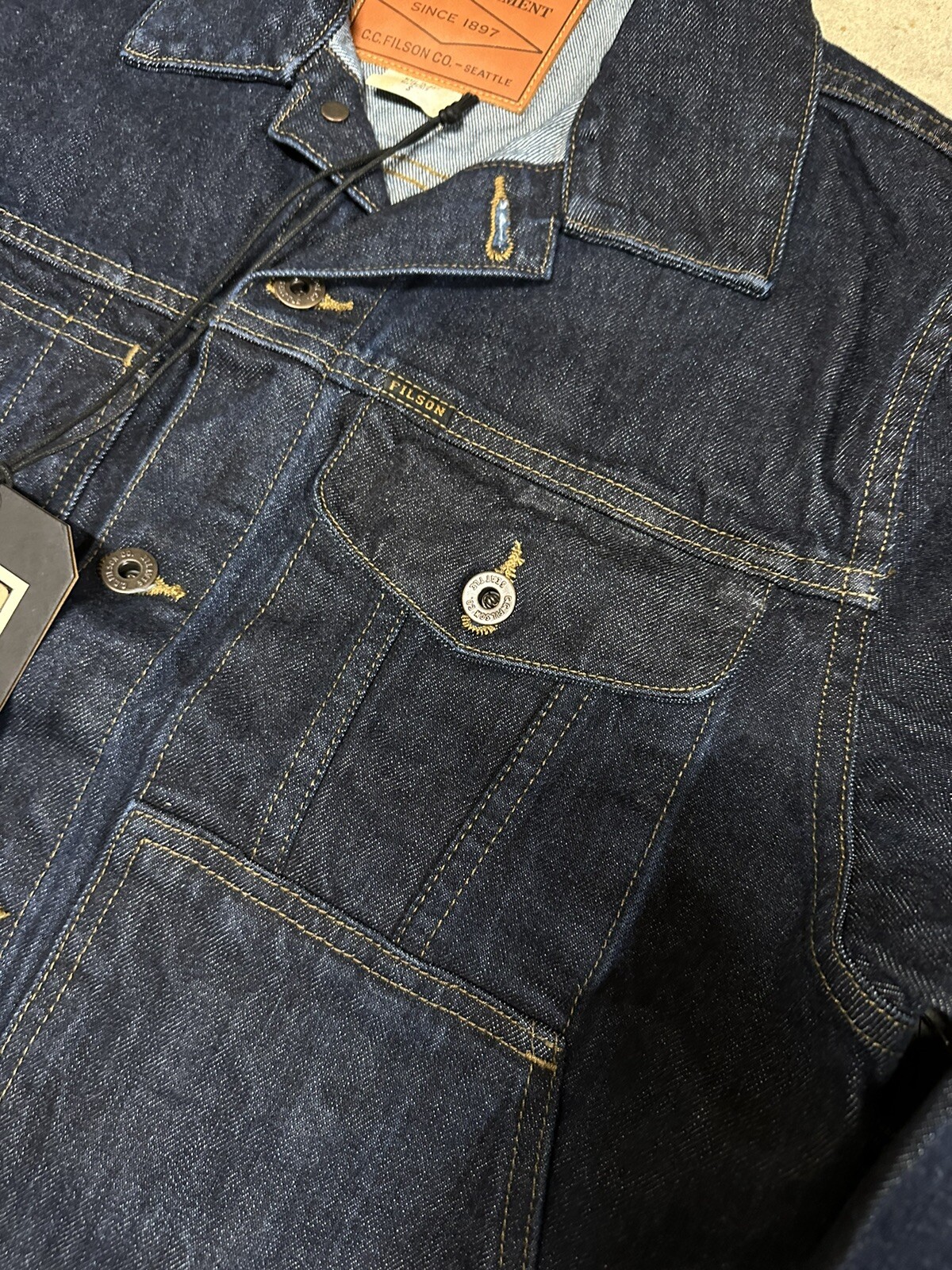 NWT Filson Unlined Denim Short Cruiser Rinsed Indigo Blue Mens Button USA XS