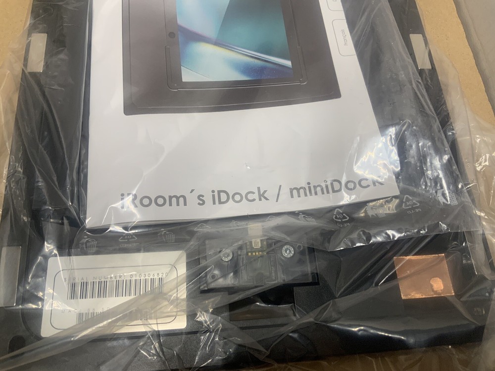 iRoom iDock ejectable iPad Motorized Wall Mount & Back Box Lighting Plug Black