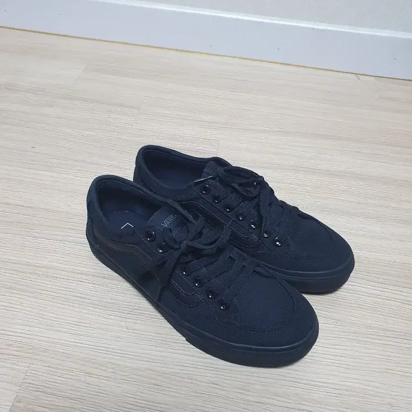 Vans Black Sneakers Size 260 Official