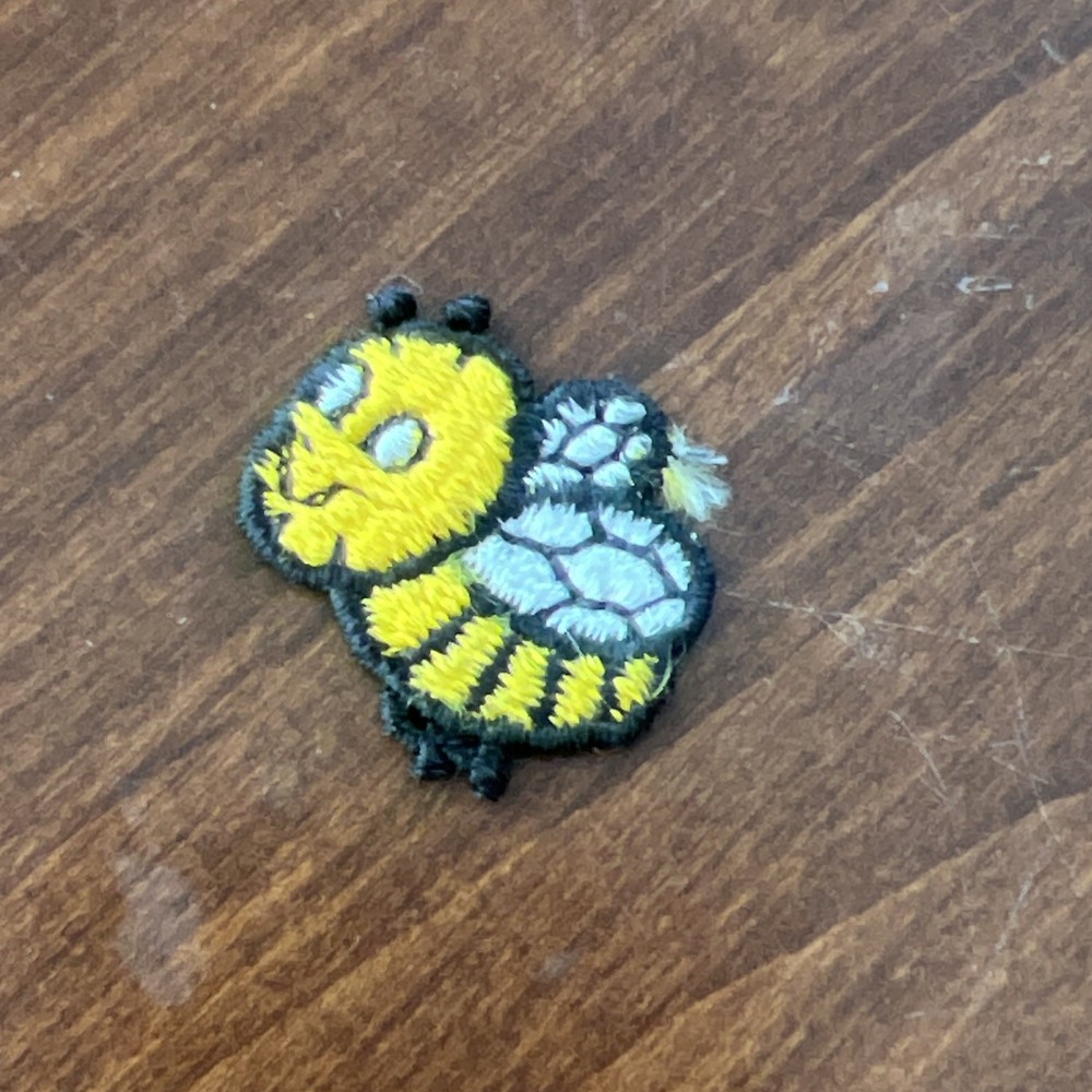 Bee Patch - vintage - 1 inch