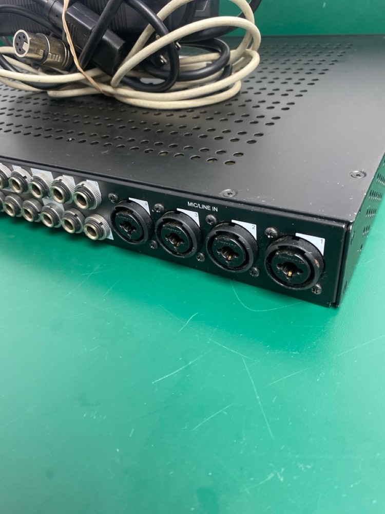 Universal Audio Apollo 8 with Duo Processing Audio Interface 4 MIC L (EZ5002483)