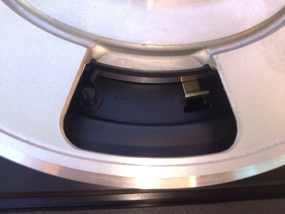 Dual 1237 Turntable, Operates Manually, Auto Func Not Working, Sounds Very Good