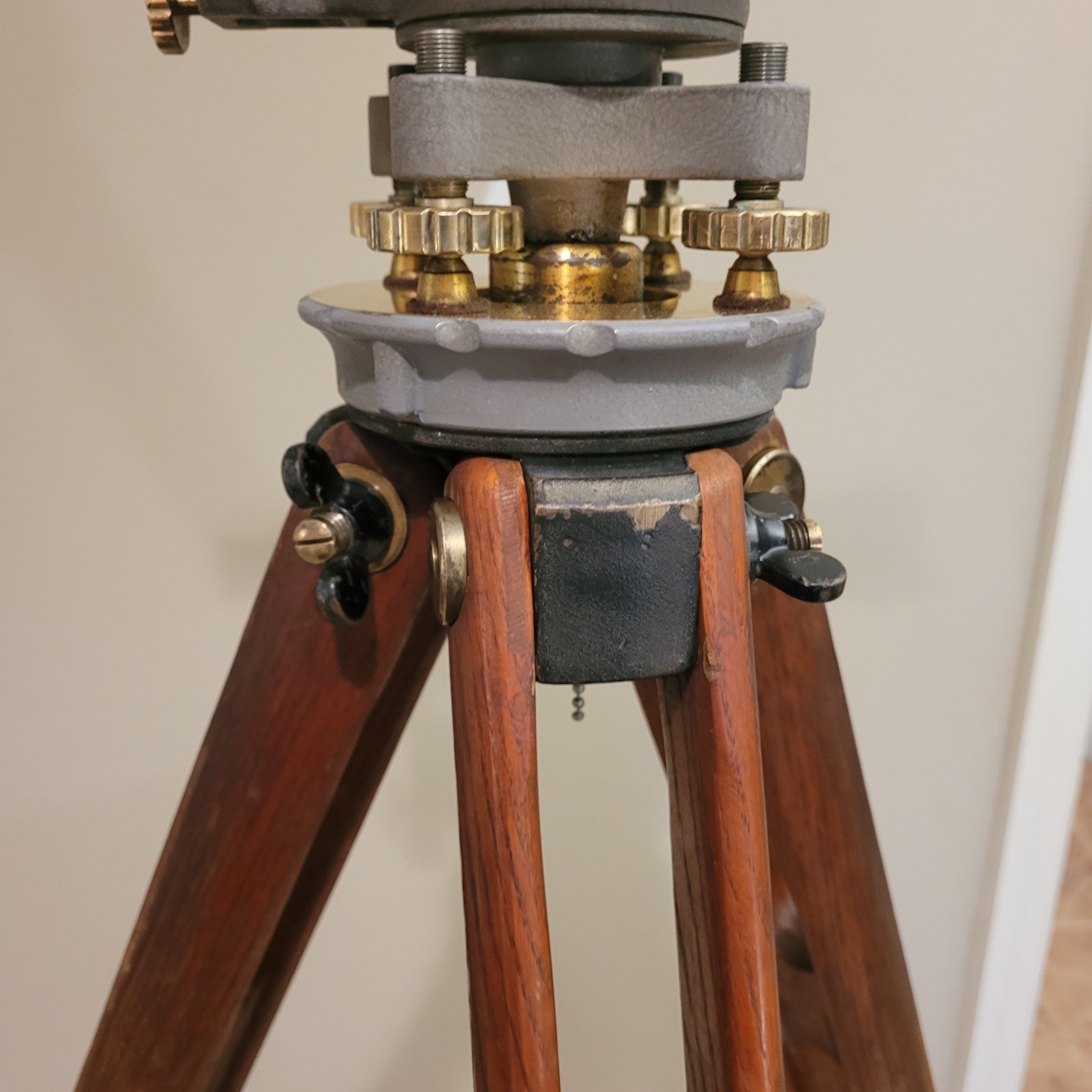 David White Transit W/TRIPOD - CLEAN READY FOR DISPLAY