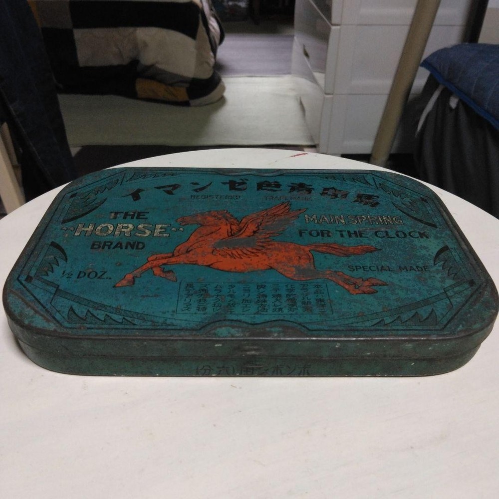 Showa retro blue spring can tin case