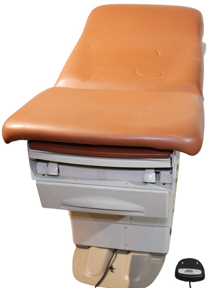 Midmark 222 Power Exam Table