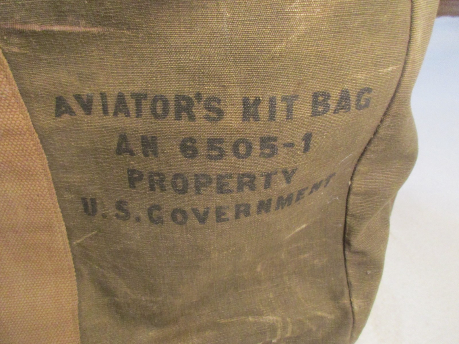 U.S.N.R. NAMED AVIATORS KIT BAG AN 6505-1 U.S. GOVERNMENT MILITARY