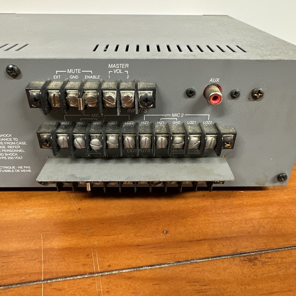 Peavey UMA 12 Utility Mixer Amplifier