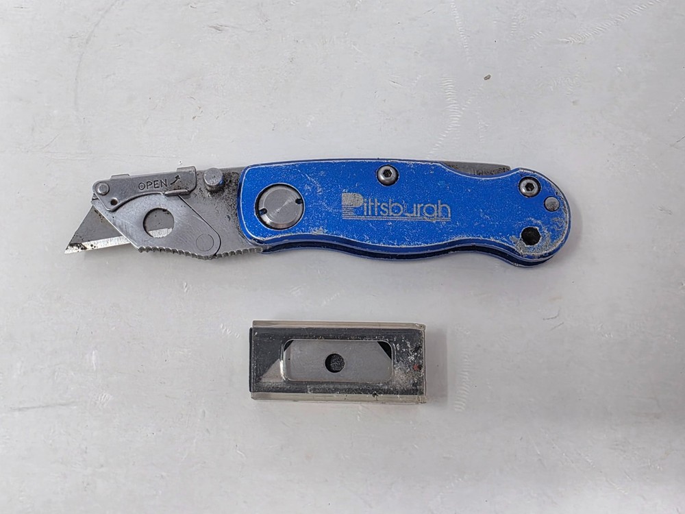 Pittsburgh Mini Lockback Folding Utility Knife With Blades