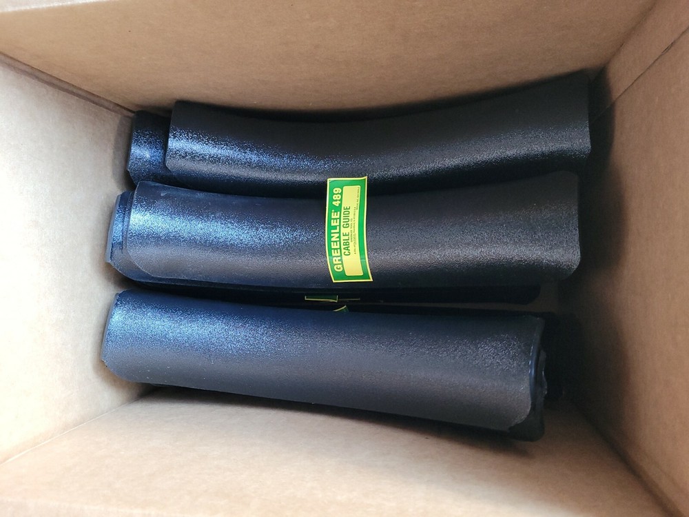 Greenlee 489 13" x 3-1/4" x 12" Radius Nylon/Plastic Shoe Cable Pulling Guide