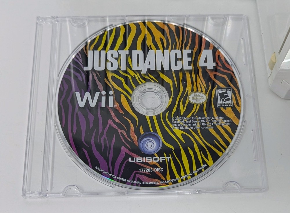 Nintendo Wii White Console GameCube Compatible Bundle w/ 10 Games - Tested!