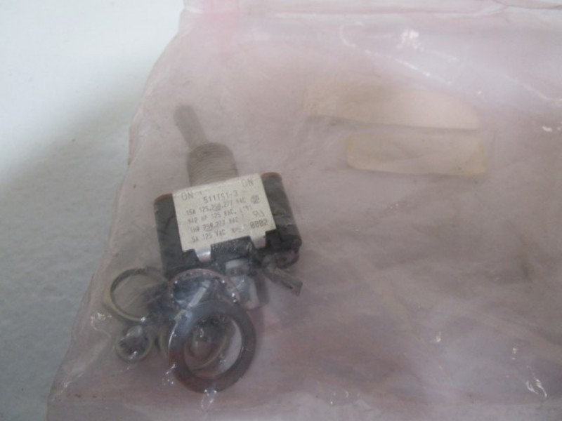 MICROSWITCH TOGGLE SWITCH 511TS1-3 NSMP