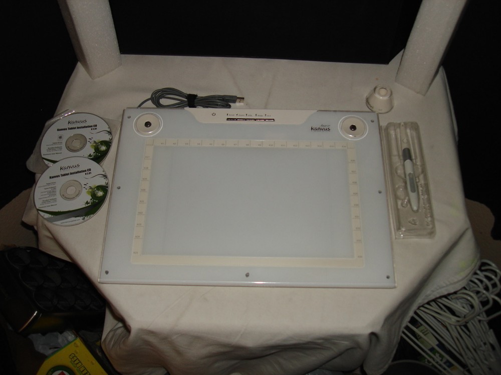 KANVUS ARTIST 127 TABLET w/PC & Mac Software EUC