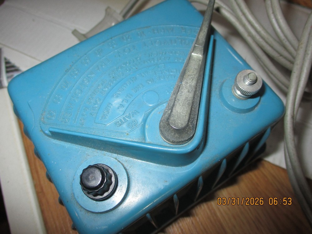VINTAGE Lionel Model Train MULTI VOLT Transformer #4150 ~POWERS ON