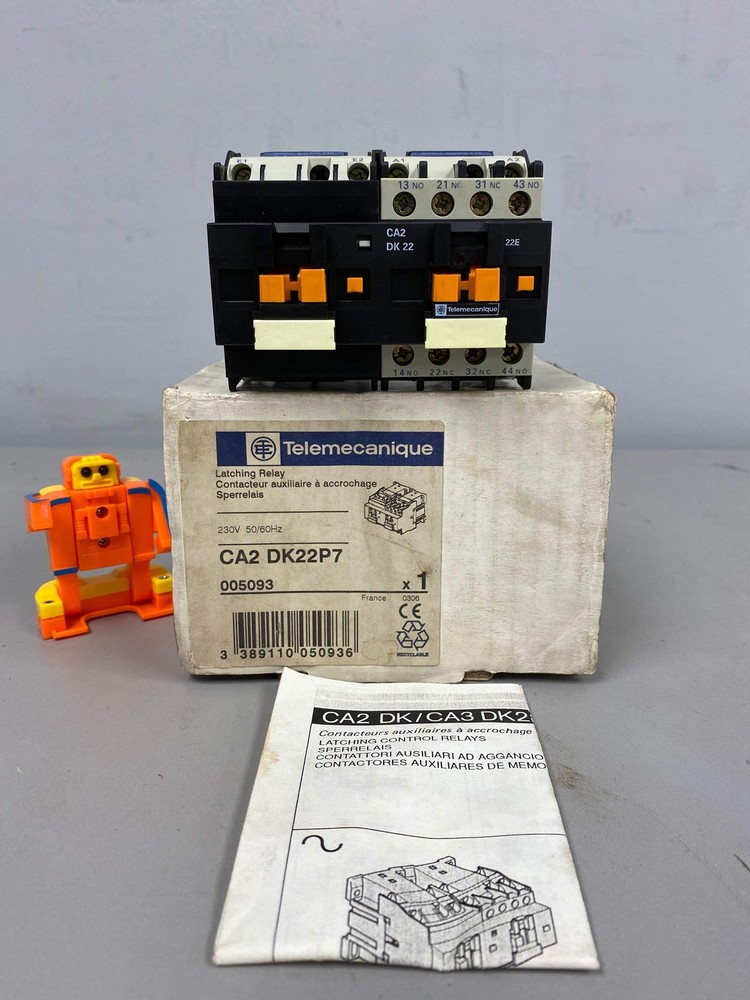 Telemecanique CA2-DK22P7 Latching Control Relay (New)