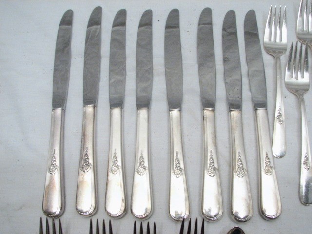 HOLMES & EDWARDS YOUTH SILVER PLATE FLATWARE 48 PC SET SILVERWARE