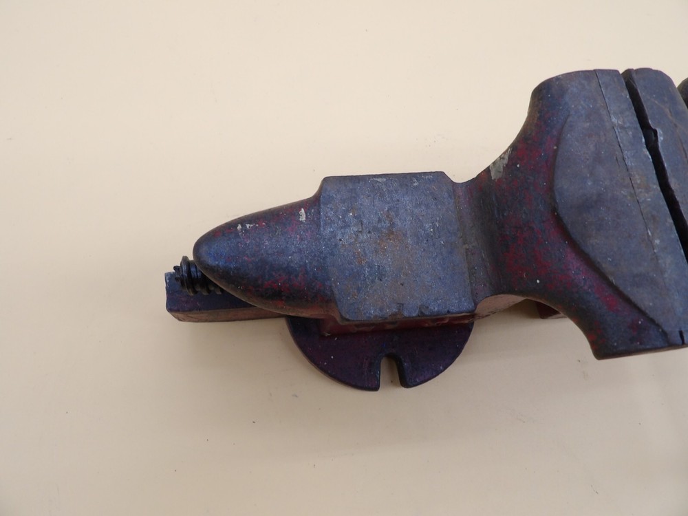 Vintage #24 Solid Base Anvil 3-1/2 Jaws Vise
