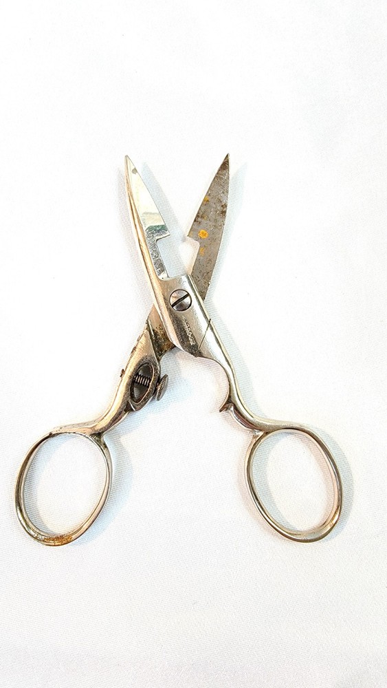 Vintage Arrow Buttonhole Scissors Embroidery Sewing