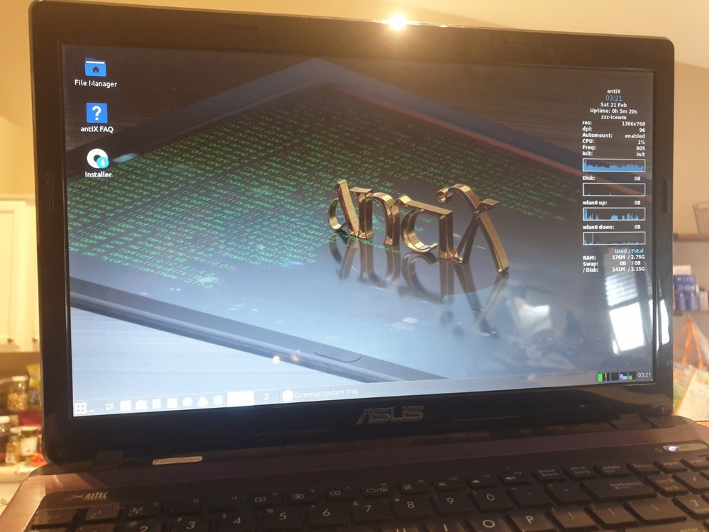 Linux antiX V23.2, 32-bit, Bootable Live and Install USB Flash Drive