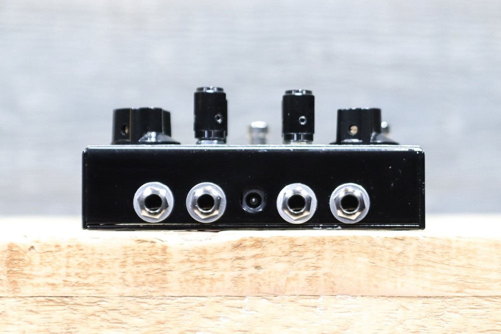 J. Rockett Audio Designs Clockwork Echo Delay with Modulation Effect Pedal w/Box