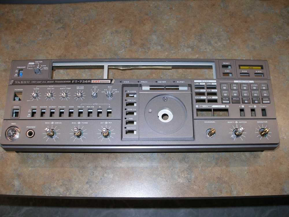Yaesu  FT-736R  Front panel a few controls