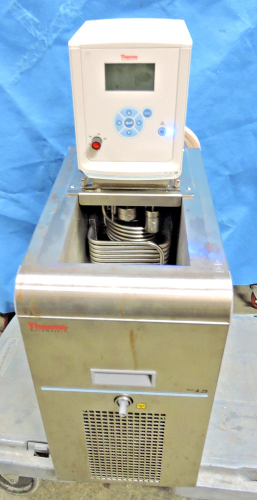 Thermo Haake A25 Chiller Recirculating Bath / AC200 Controller with Hoses / 230V