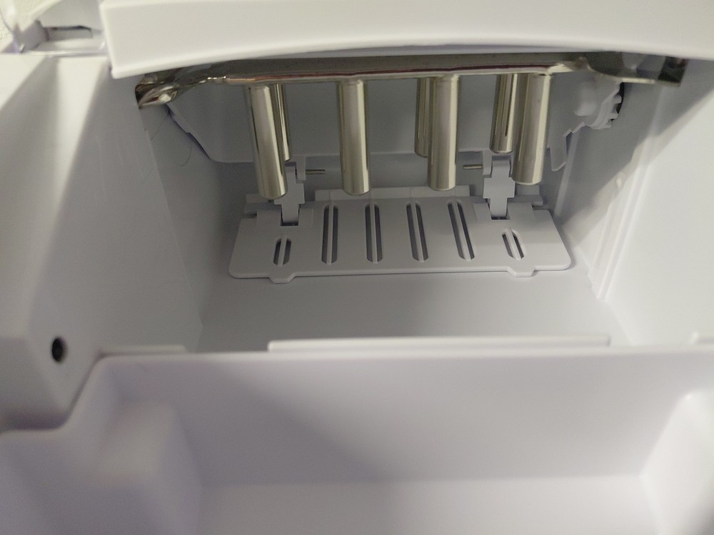 Cuisinart Compact Bullet Ice Cube Maker