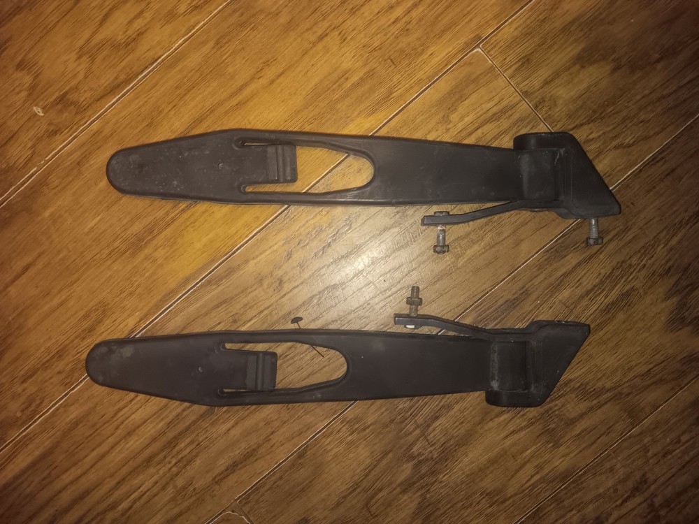 Freightliner FLD hood strap