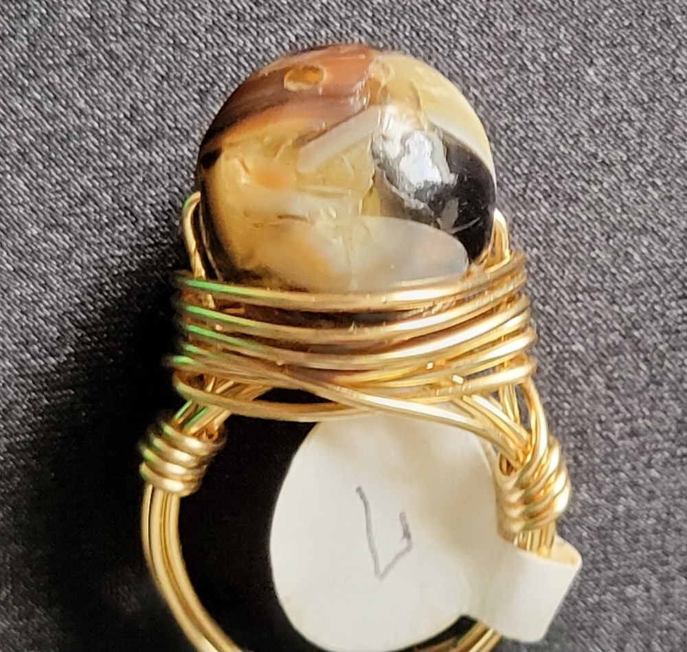 Cocoa & Creme Rotating Agate Ball Wired Ring Size 7, 7 Grams