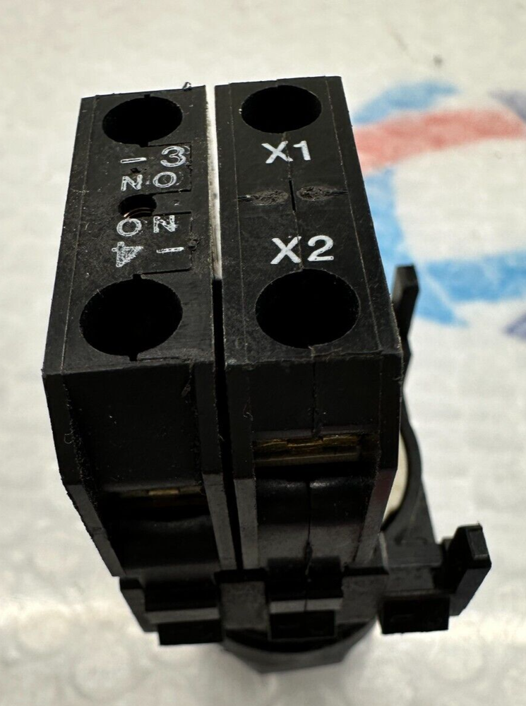 Cutler Hammer E22B2 Indicator Light Amber