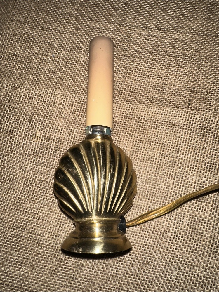 Vintage Brass Seashell Clam Shell Accent Nightlight Figure Works