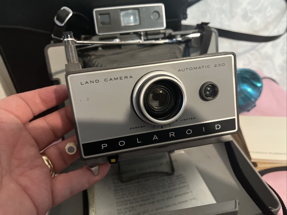Vintage Polaroid Automatic 230 Land Camera With Case & Accessories Untested