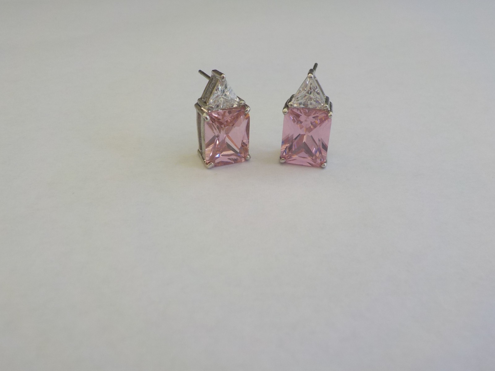 Earrings Pierced Post 5 Pair Glass Plastic Blue Green Pink Peach Sparkle Prong