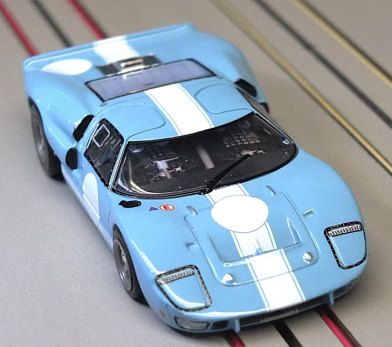 AFX 22130 - Ford GT40 Mark II Mega G+ HO Slot Car Chassis 1085 Limited Edition