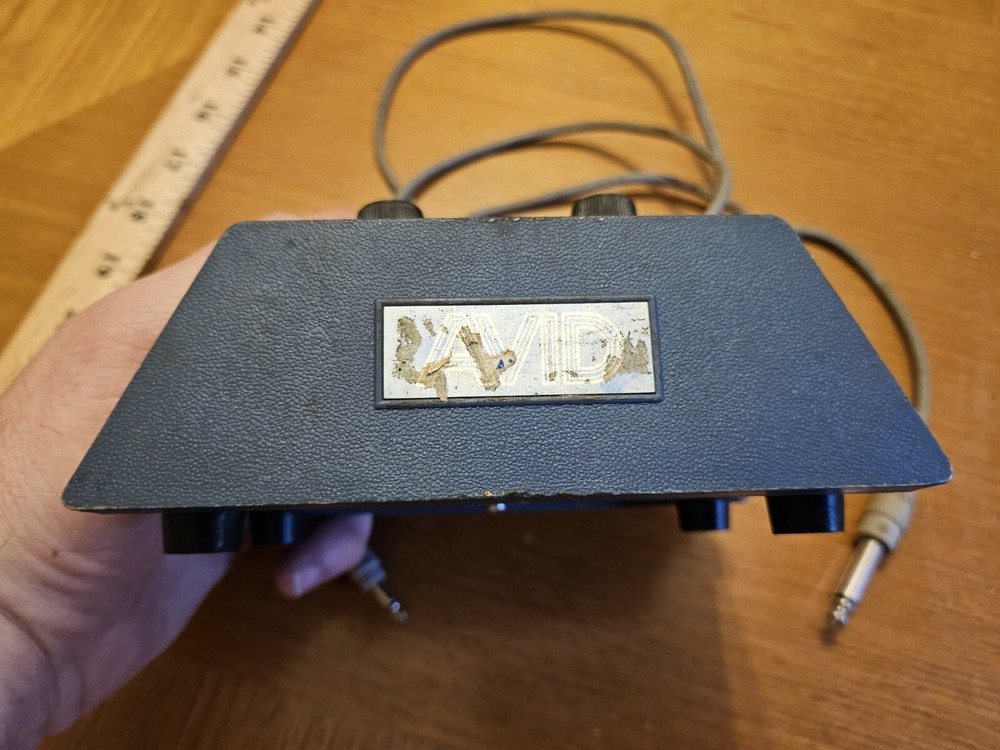 Vintage Avid Brand Headphone Splitter Untested