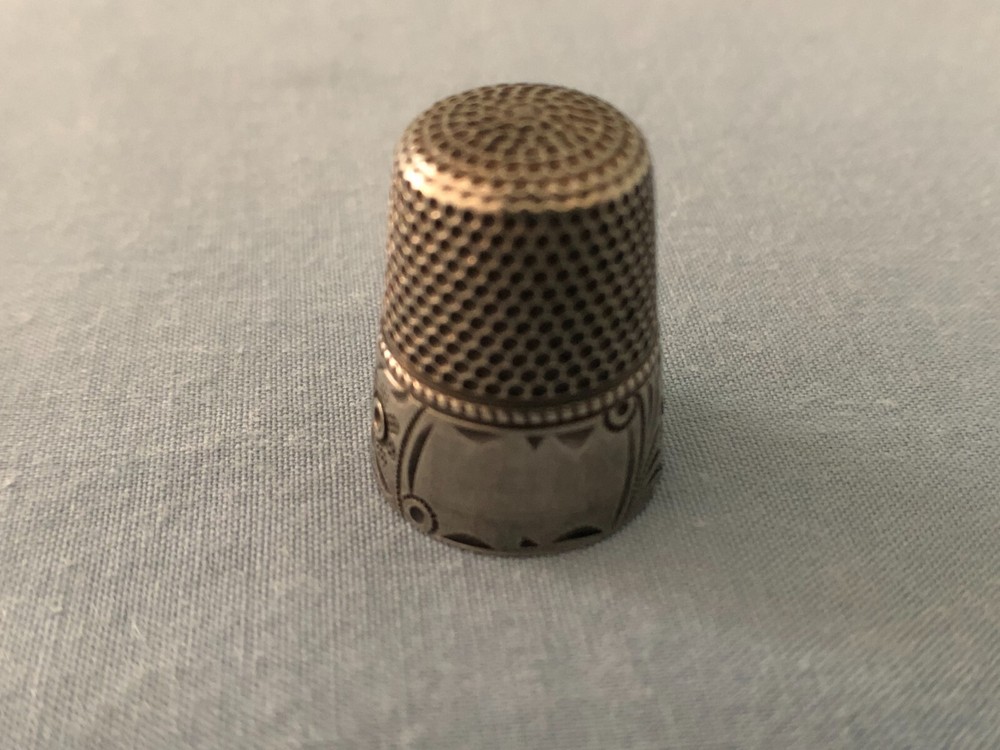 Waite Thresher Silver Thimble #7 Floral Border