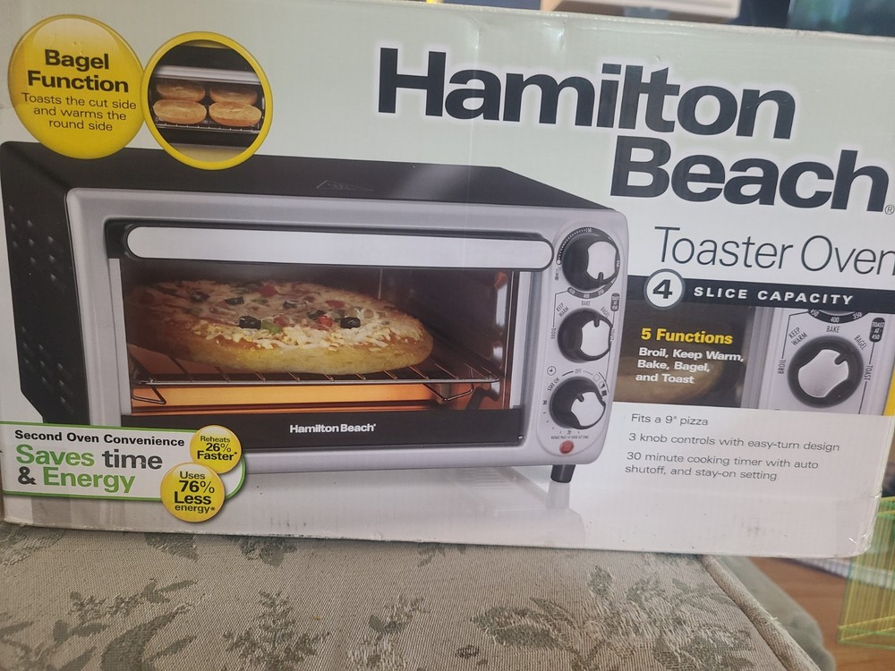 Hamilton Beach Toster Oven with bagel function. 4 slice capacity, 5 functions.
